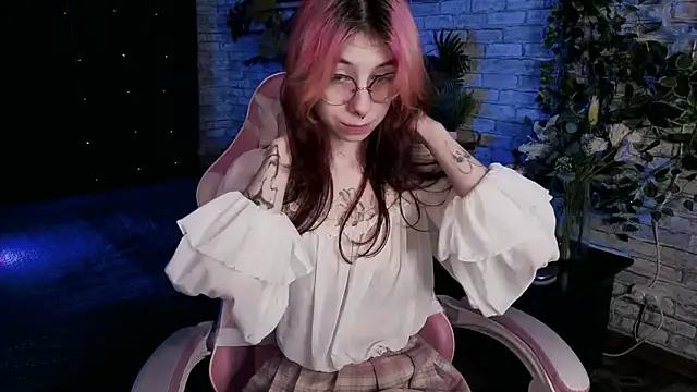 Snapshot of Alice_Nyx chatting on June 29, 8:42 pm Alice Nyx online show from June 29, 8:42 pm