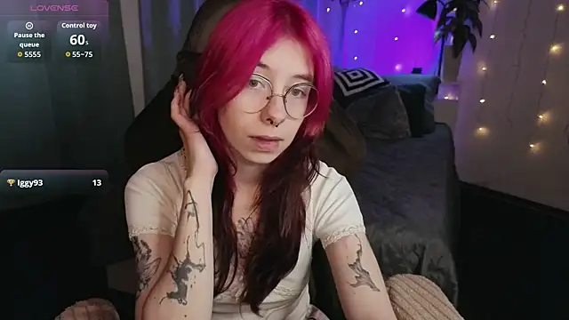 Snapshot of Alice_Nyx chatting on July 28, 8:45 pm Alice Nyx online show from July 28, 8:45 pm