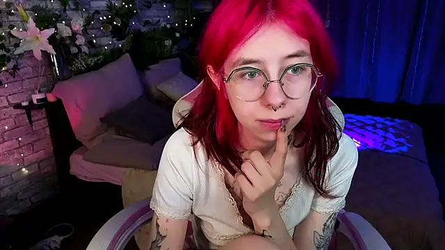Snapshot of Alice_Nyx chatting on July 29, 8:40 pm Alice Nyx online show from July 29, 8:40 pm