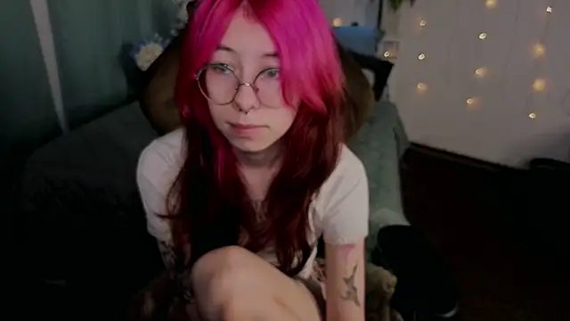 Snapshot of Alice_Nyx chatting on August 2, 8:40 pm Alice Nyx online show from August 2, 8:40 pm