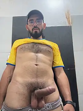 Snapshot of big_bearman chatting on June 20, 8:44 pm big bearman online show from June 20, 8:44 pm