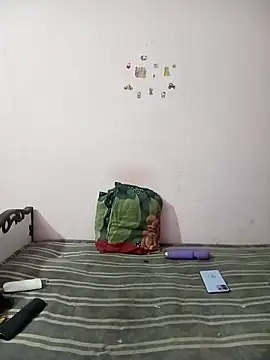 Snapshot of MANSI_HORNI86 chatting on April 19, 6:10 pm MANSI HORNI86 online show from April 19, 6:10 pm