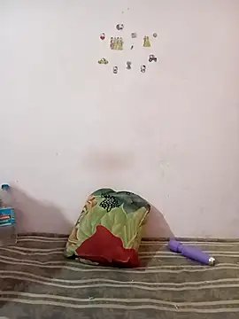 Snapshot of MANSI_HORNI86 chatting on April 27, 6:55 am MANSI HORNI86 online show from April 27, 6:55 am