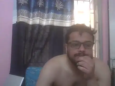 hotboyl6969 online show from April 5, 5:48 am