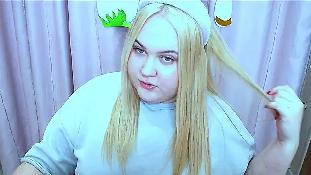 BlondeGlem online show from April 8, 7:19 am