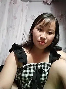 Snapshot of Yo-must chatting on May 24, 6:07 am Yo-must online show from May 24, 6:07 am