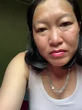 Snapshot of candy-beo chatting on May 14, 4:30 am candy-beo online show from May 14, 4:30 am