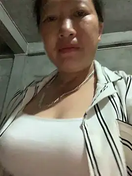 Snapshot of candy-beo chatting on May 23, 12:20 pm candy-beo online show from May 23, 12:20 pm