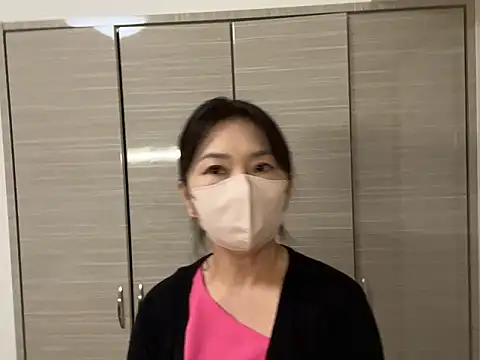 Snapshot of lemonade_madame chatting on July 11, 11:57 am lemonade madame online show from July 11, 11:57 am