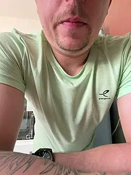 trentenaire08 online show from April 9, 2:33 pm