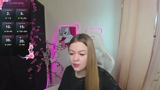Snapshot of AmeliePeach chatting on April 7, 1:28 am AmeliePeach online show from April 7, 1:28 am