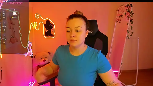 Snapshot of AmeliePeach chatting on April 8, 3:06 am AmeliePeach online show from April 8, 3:06 am