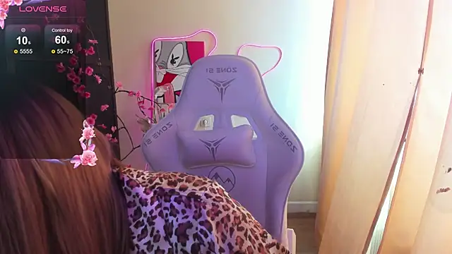 Snapshot of AmeliePeach chatting on April 9, 4:12 am AmeliePeach online show from April 9, 4:12 am