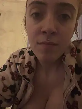 Snapshot of lilocababy chatting on April 15, 9:15 pm lilocababy online show from April 15, 9:15 pm