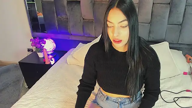 Ashly bloom  online show from May 24, 3:33 am