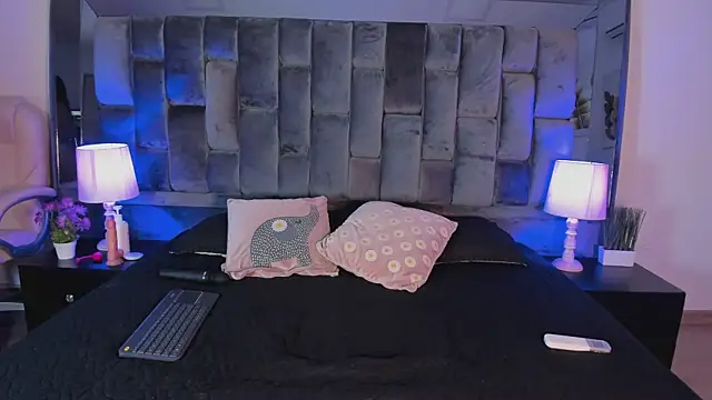 Ashly bloom  online show from June 22, 3:25 am