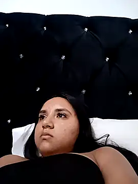 Snapshot of Valentina_Narvaez chatting on May 8, 7:41 pm Valentina Narvaez online show from May 8, 7:41 pm