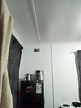 SunKissedDoll online show from April 17, 4:37 am