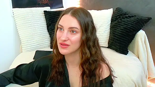 Amira a online show from May 29, 4:21 am
