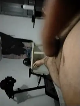 Yovanymartinez online show from April 16, 4:35 am