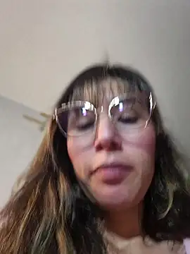 Snapshot of Mar_puentes chatting on May 8, 4:29 am Mar puentes online show from May 8, 4:29 am