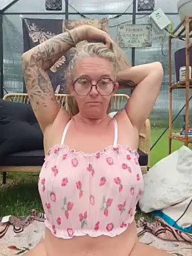 Blondejenn online show from June 15, 11:23 am