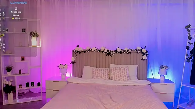 LisaAris online show from June 11, 2:53 am