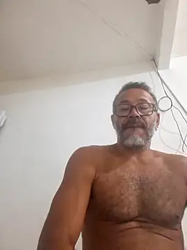 Snapshot of paizao1977brazil chatting on April 25, 3:53 am paizao1977brazil online show from April 25, 3:53 am
