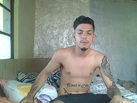 robertmrn112 online show from May 6, 5:57 am