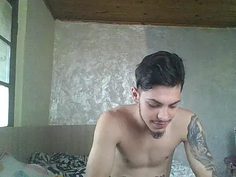 robertmrn112 online show from May 17, 2:35 pm