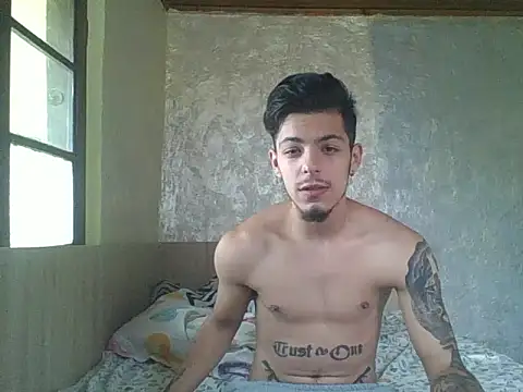 robertmrn112 online show from May 19, 10:54 am