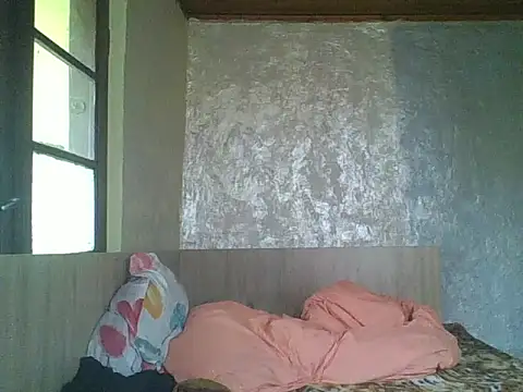 robertmrn112 online show from May 25, 2:23 pm
