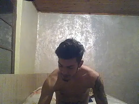 robertmrn112 online show from May 30, 9:45 pm