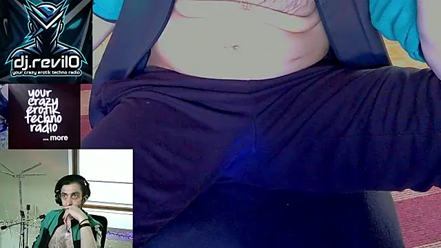 OllyFummler online show from April 12, 3:06 pm