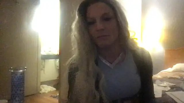 GypsiiCornel online show from April 12, 10:31 am