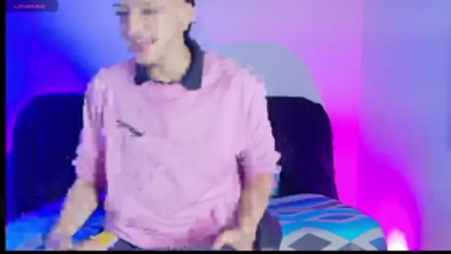 Snapshot of SaNti_ll chatting on June 14, 8:11 pm SaNti ll online show from June 14, 8:11 pm