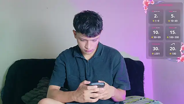 Snapshot of SaNti_ll chatting on July 6, 1:30 pm SaNti ll online show from July 6, 1:30 pm