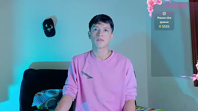 Snapshot of SaNti_ll chatting on July 22, 1:36 pm SaNti ll online show from July 22, 1:36 pm