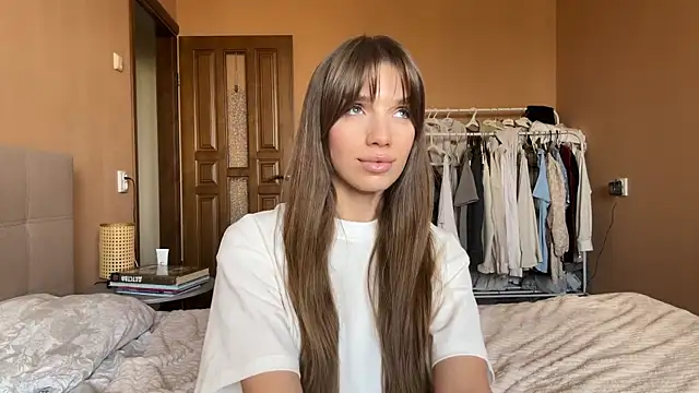 Snapshot of ArtieThoman chatting on April 8, 9:31 am ArtieThoman online show from April 8, 9:31 am