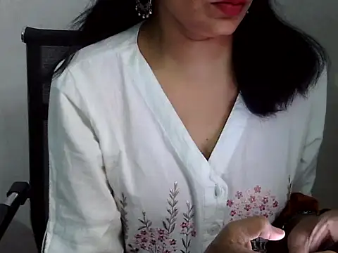 Snapshot of lustybebo chatting on April 7, 4:46 am lustybebo online show from April 7, 4:46 am