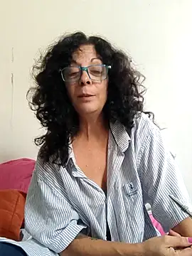 luly mariposa online show from May 5, 4:37 pm