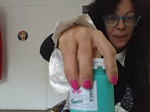 luly mariposa online show from May 6, 2:55 pm
