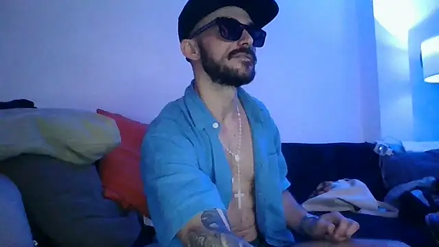 Snapshot of jonan_bcn chatting on May 17, 9:00 pm jonan bcn online show from May 17, 9:00 pm