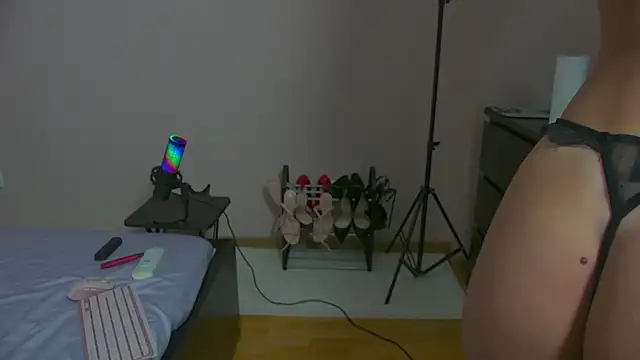 Kaya Bliss online show from June 26, 6:01 pm
