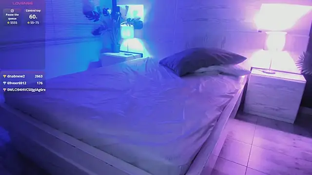 Snapshot of angelina_hilton chatting on July 13, 11:51 pm angelina hilton online show from July 13, 11:51 pm