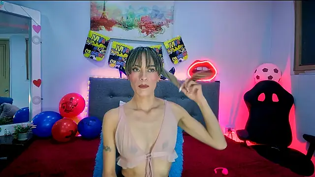 Snapshot of Lorena_sweet33 chatting on July 10, 1:58 pm Lorena sweet33 online show from July 10, 1:58 pm