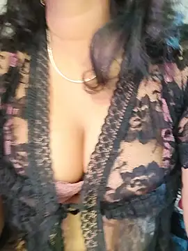 Snapshot of Hot_Alicee chatting on August 2, 4:44 am Hot Alicee online show from August 2, 4:44 am