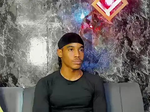 Snapshot of axel_silva4 chatting on June 9, 7:36 pm axel silva4 online show from June 9, 7:36 pm