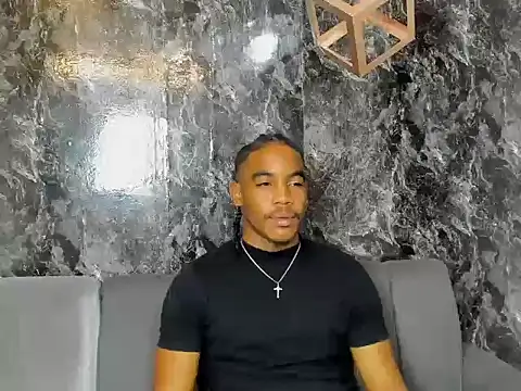 Snapshot of axel_silva4 chatting on June 19, 7:39 pm axel silva4 online show from June 19, 7:39 pm