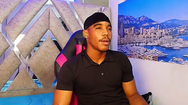 Snapshot of axel_silva4 chatting on June 23, 7:45 pm axel silva4 online show from June 23, 7:45 pm